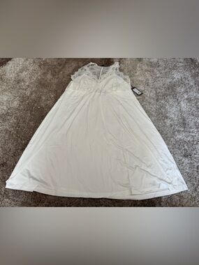 Fleurt chantilly dress